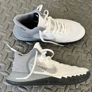 Boys Nike Kyrie Flaytrap